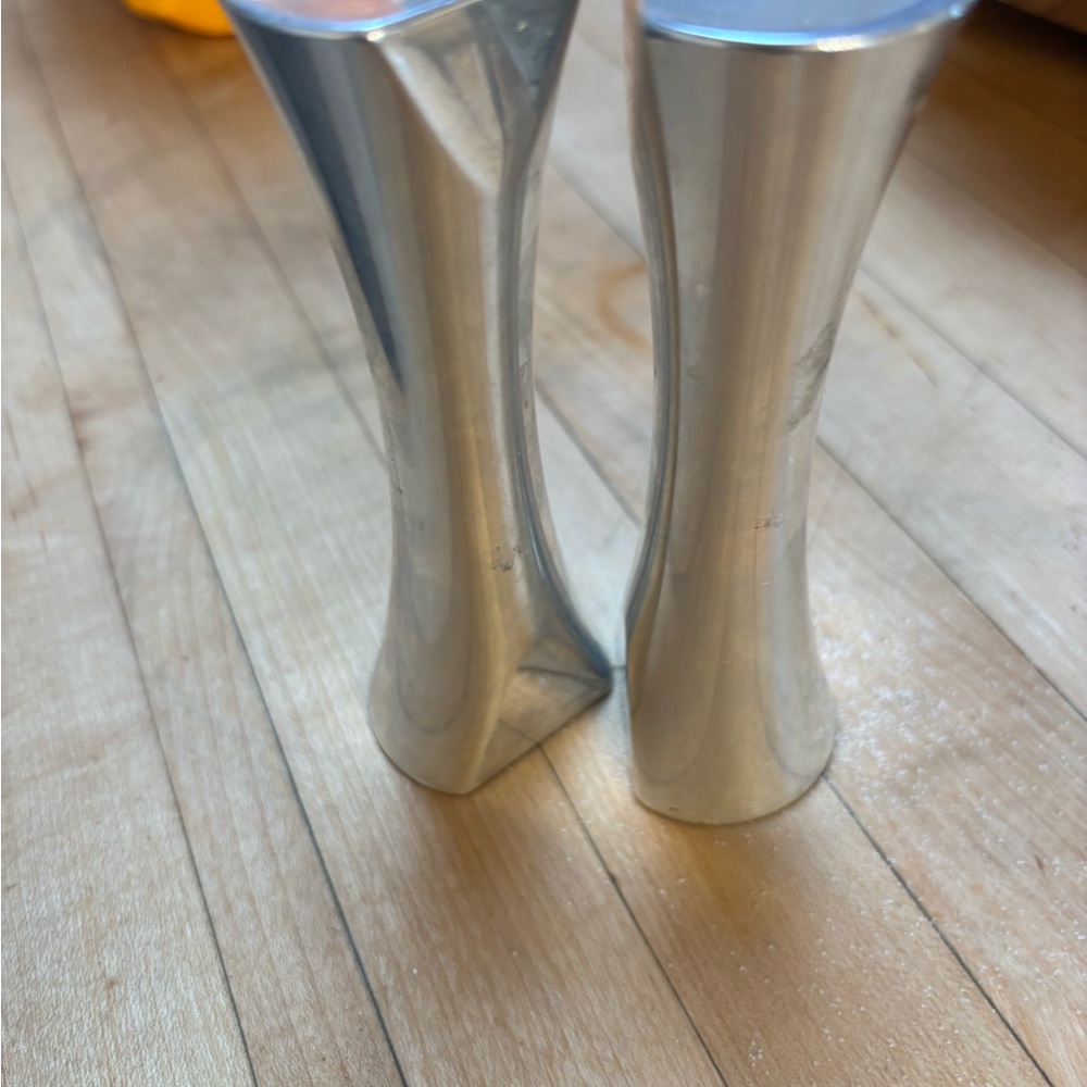 Vintage 1995 Nambe Sculptural Metal Salt & Pepper Shakers – Modern Design